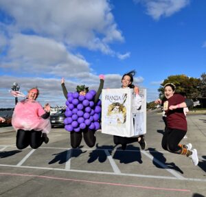 Champagne 5K costume contest participants